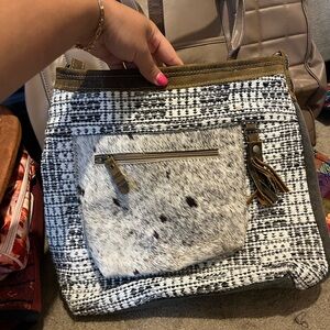 MYRA BAG BASICALLY BRAND NEW
